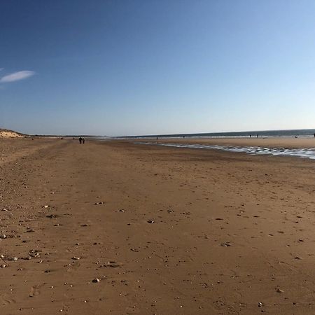 La Vieille Cure, Spa, Wifi A 20 Min Des Plages La Jonchere المظهر الخارجي الصورة